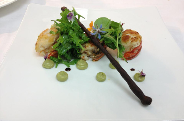 Metagion-astakou-se-mous-avokanto-kai-salata-murodikon-me-kritsini-xaroupaleurou1