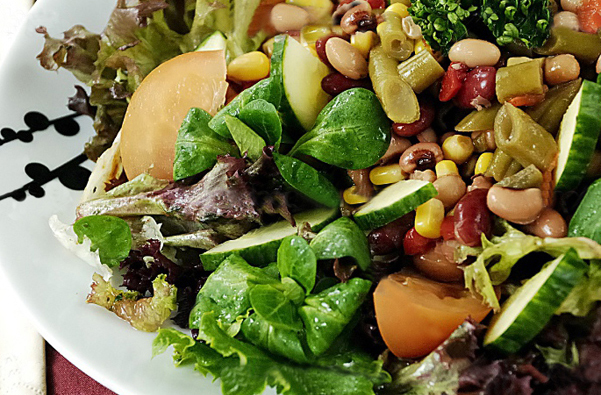 salata me fasolia kai marouli1