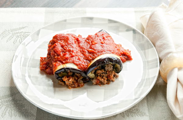 kanelonia melitzanas me saltsa Romesco