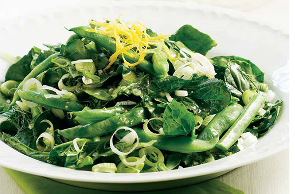 salata-me-spanaki-kai-freska-fasolakia