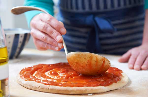 saltsa-pitsas-italiki-pitsaiola
