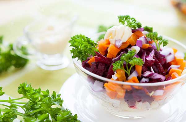 salata me pantzaria kai karota